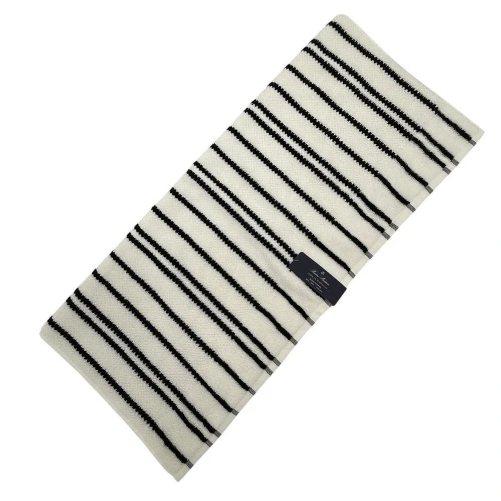 Brooks Brothers White Black striped cotton Bath towel Quality 30”x54” NWT